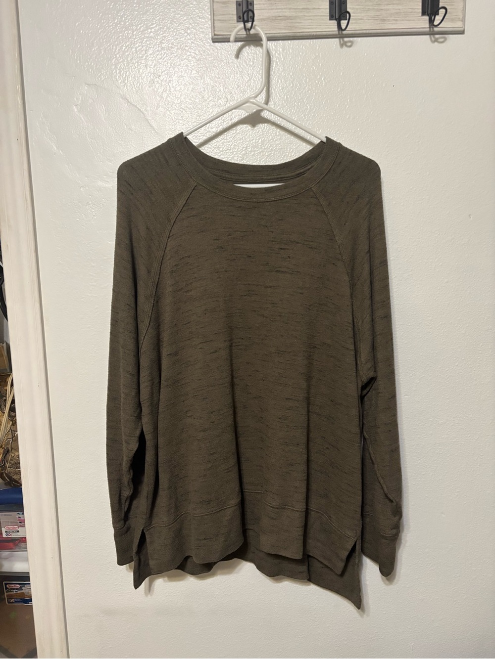 aerie women’s Olive Crewneck Sweatshirt